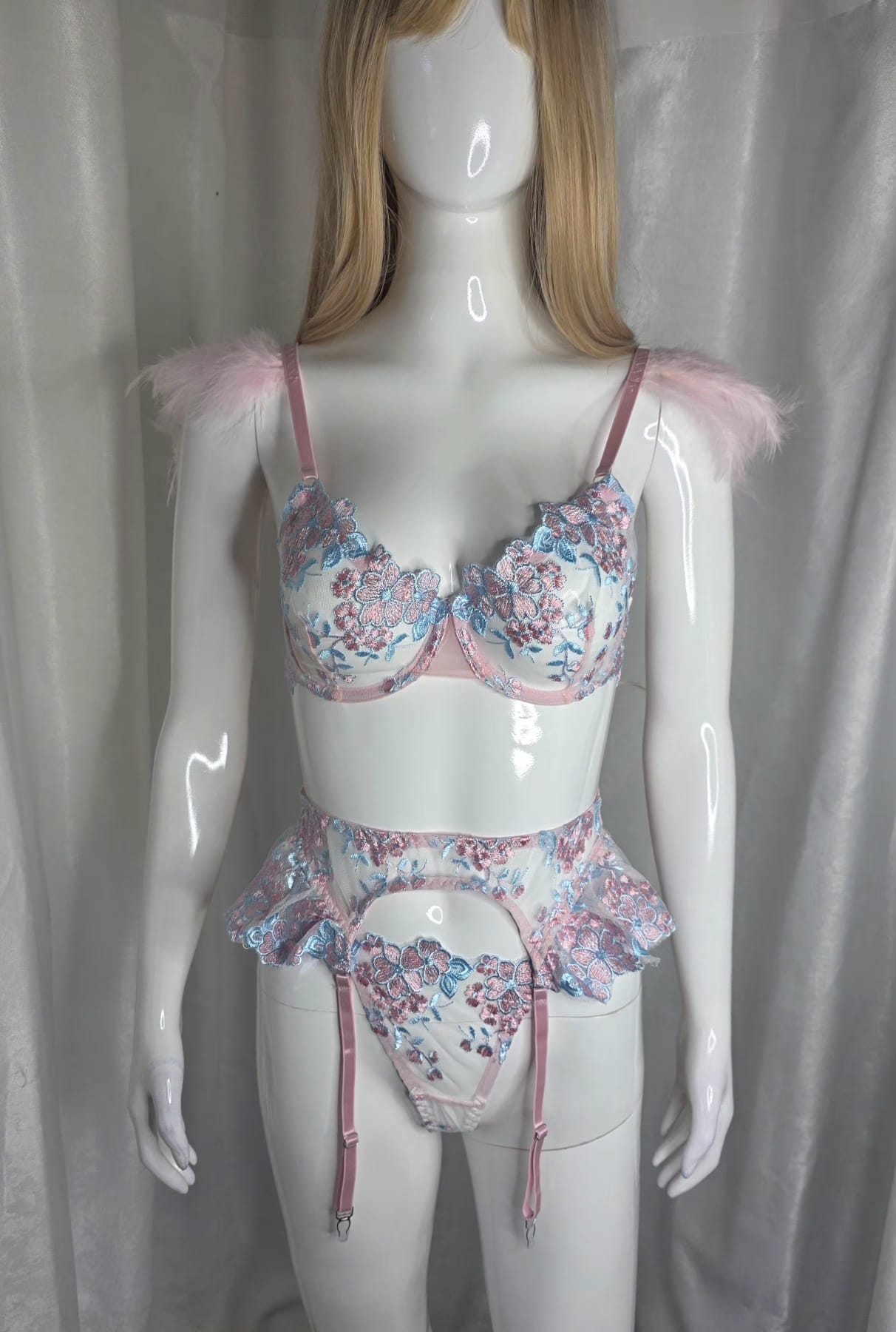 Enchanted Luxury Garter Set