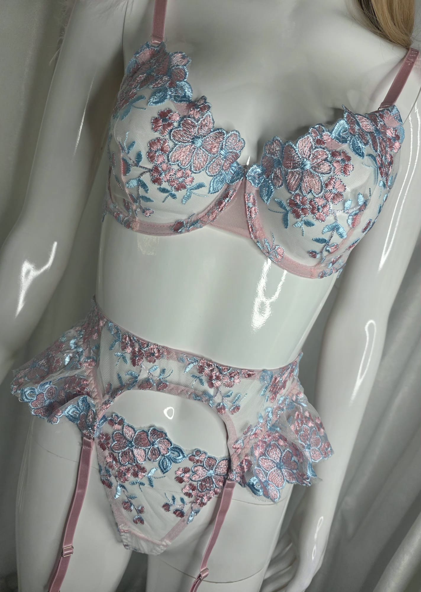 Enchanted Luxury Garter Set