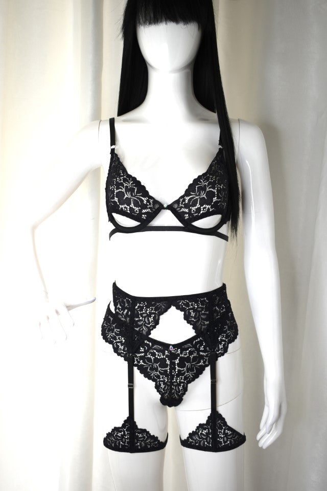Iris Black Lace Set with Garter Belt