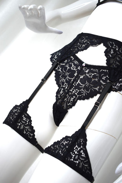 Iris Black Lace Set with Garter Belt